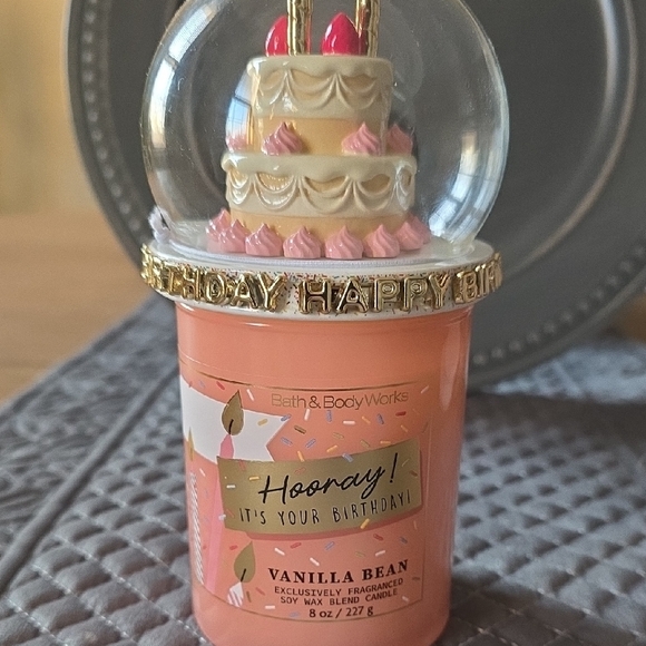 Bath & Body Works Birthday Vanilla Bean Candle Holder - Pink & Gold - Picture 6 of 10